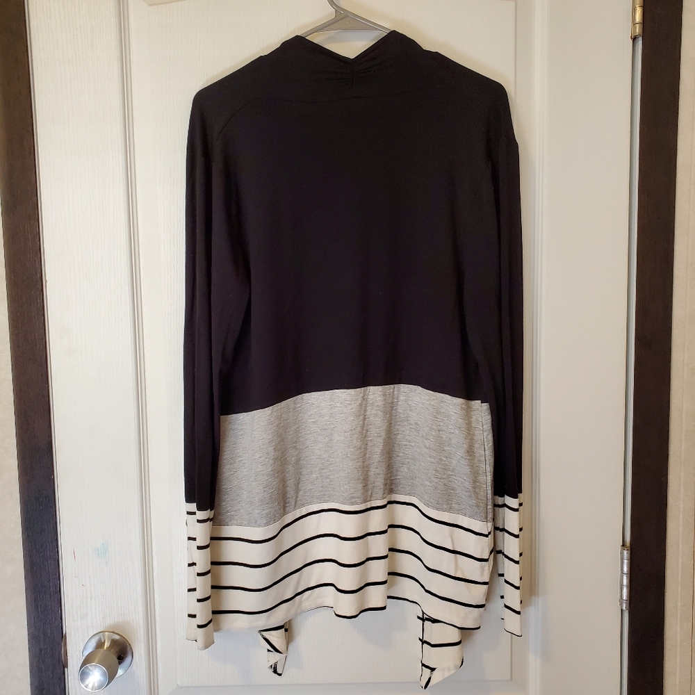 Truself Cardigan Sweater-Black/White/Grey (Size M) - Picture 13 of 15